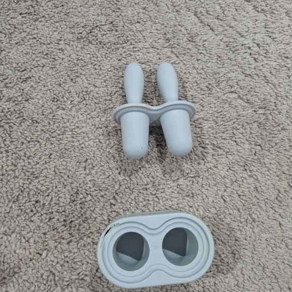 Ezpz Tiny Pops Silicone Ice Pop Mold Set - Gray - Picture 10 of 12